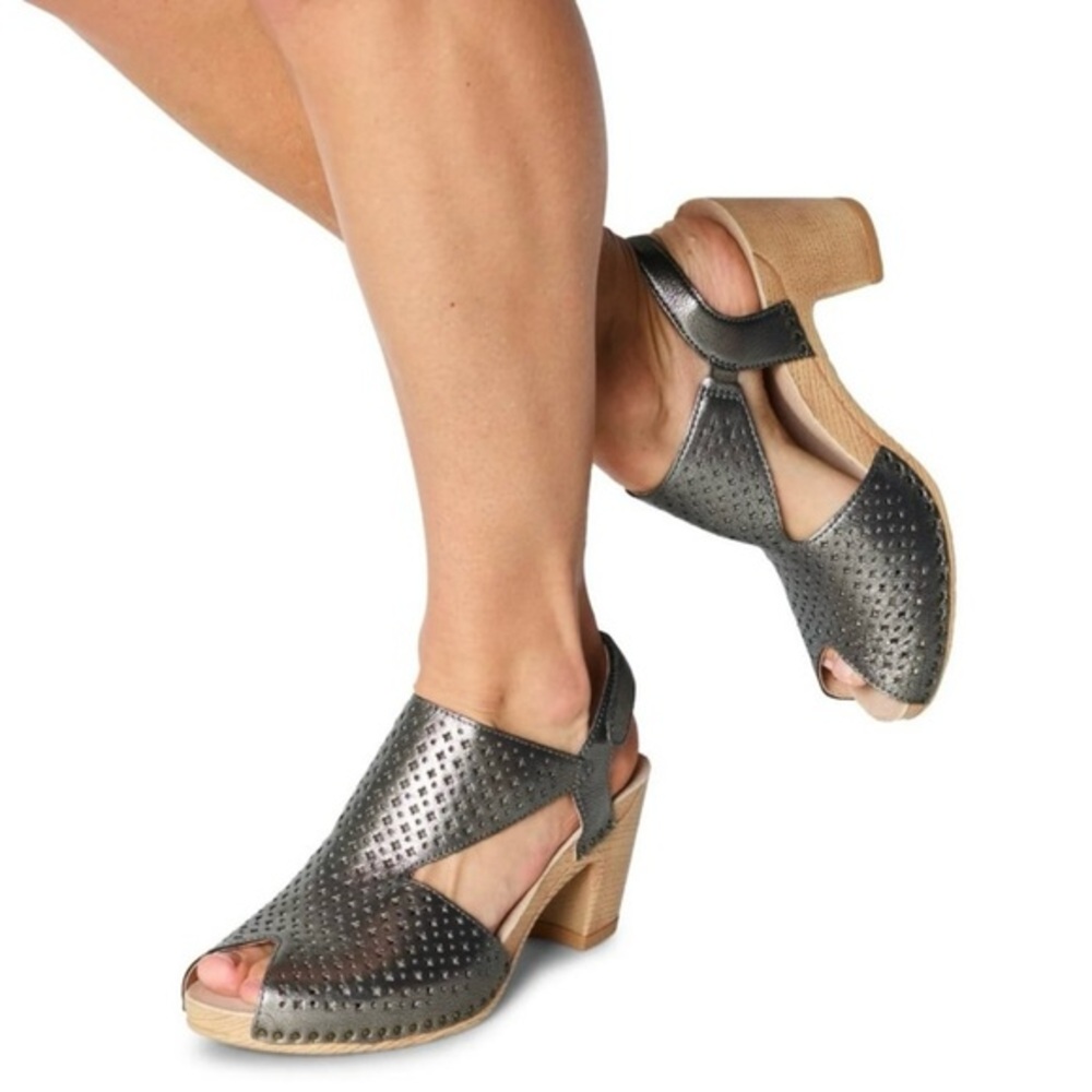 Dansko Teagan Metallic Gunmetal Leather‎ Heeled Sandals Size 41 or 10.5-11